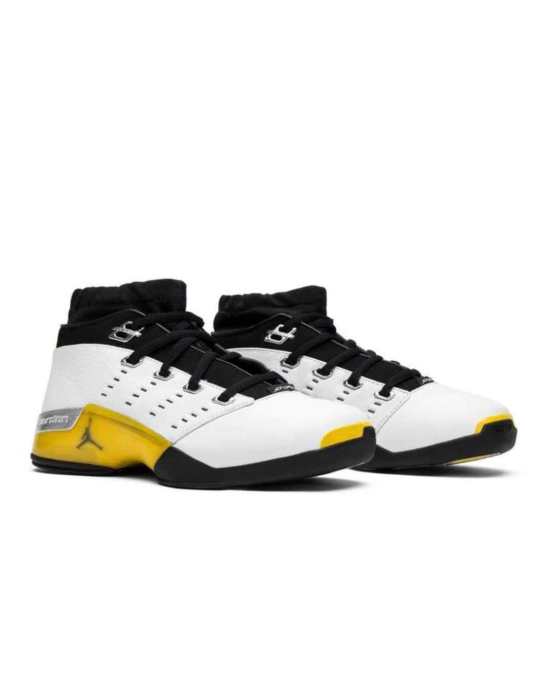 Nice Kicksさんのインスタグラム写真 - (Nice KicksInstagram)「The Nike Air Jordan 17 Low "Lightning" will be striking Spring 2024 ⚡🤩 Worth the wait? 👀 (via @soleretriever )」5月19日 12時43分 - nicekicks
