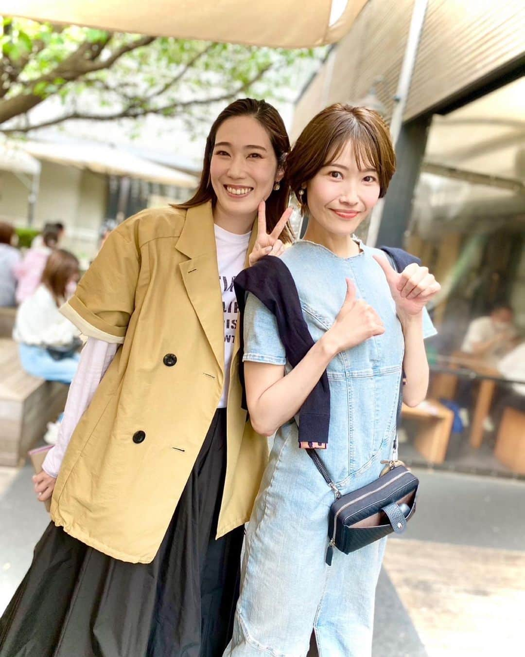 十碧れいやさんのインスタグラム写真 - (十碧れいやInstagram)「.  大好きな先輩で永遠の憧れ @toitoitoi  さんと 仲良し同期の @hikaru_aizuki  ちゃんとモーニング🧡  とよこさんはやっぱりいつお会いしても素敵♡ 嬉しくてニヤけてしまう😍笑  とよこさんと愛ちゃんと色んな話をして あっという間の幸せ時間✨ また会う約束をして名残惜しくもバイバイしました🥹 　  久しぶりに会う私たちの背の高さににびっくりしながらも素敵な写真を撮ってくださったー！✨✨笑  ほぉ、楽しかった♡  #涼紫央　さん #愛月ひかる #モーニング #憧れの方 #幸せ時間 #宝塚og #星組」5月19日 12時44分 - reiya_toa