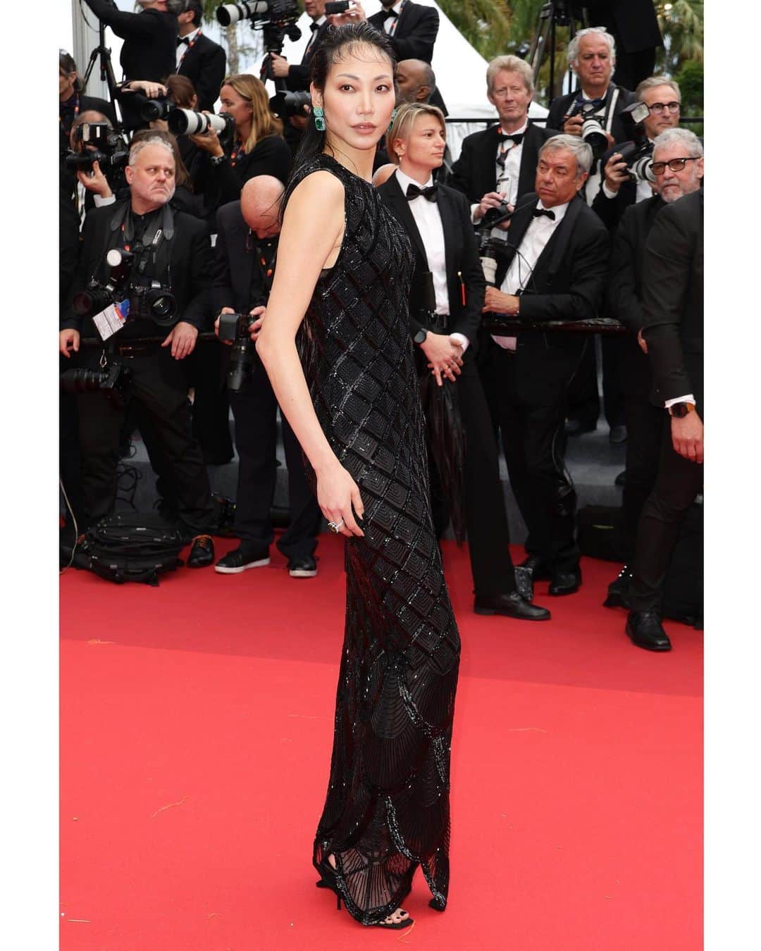 パク ・スジュのインスタグラム：「Cannes 2023 with @lorealparis wearing custom @ysl by @anthonyvaccarello and @chopard 🖤」
