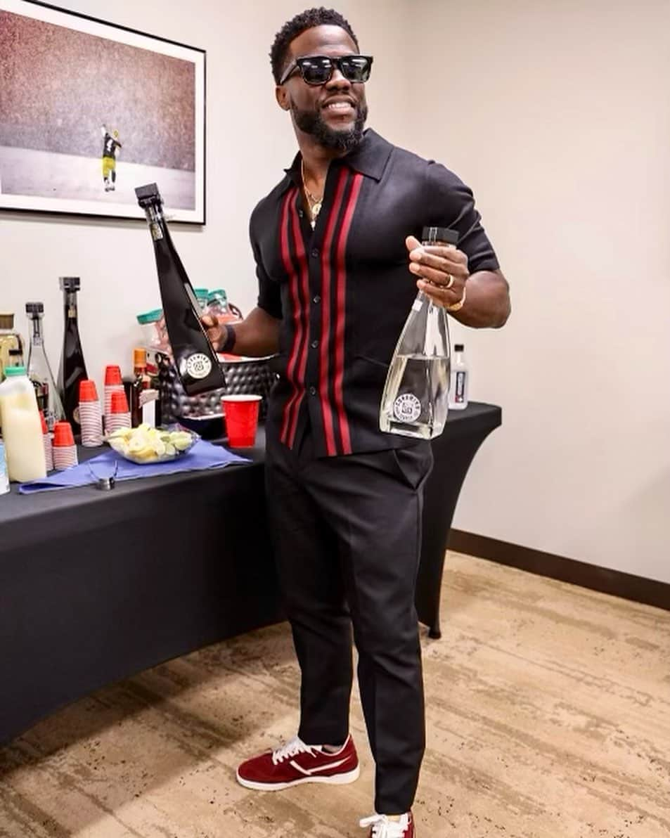 ケビン・ハートさんのインスタグラム写真 - (ケビン・ハートInstagram)「Had to celebrate correctly…. Tonight’s show was one for the record books!!!!!! I appreciate the love Canton Ohio ….. Hard Work Taste Different…. Celebrate your journey correctly Damn it!!!!! Do it with @grancoramino …. #HardWorkTasteDifferent」5月19日 12時51分 - kevinhart4real