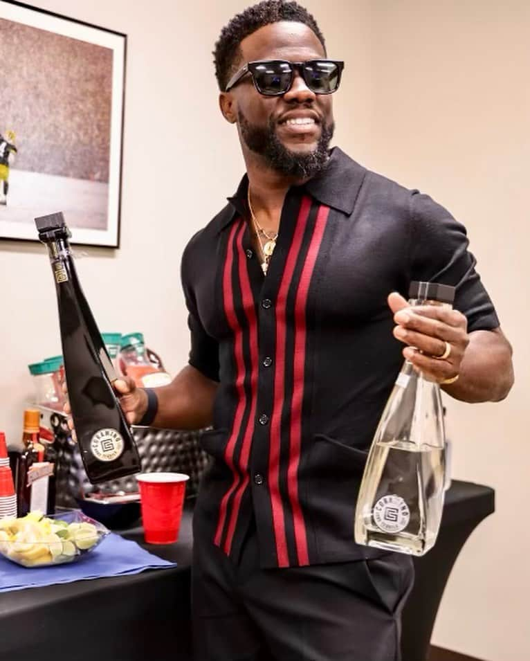 ケビン・ハートさんのインスタグラム写真 - (ケビン・ハートInstagram)「Had to celebrate correctly…. Tonight’s show was one for the record books!!!!!! I appreciate the love Canton Ohio ….. Hard Work Taste Different…. Celebrate your journey correctly Damn it!!!!! Do it with @grancoramino …. #HardWorkTasteDifferent」5月19日 12時51分 - kevinhart4real