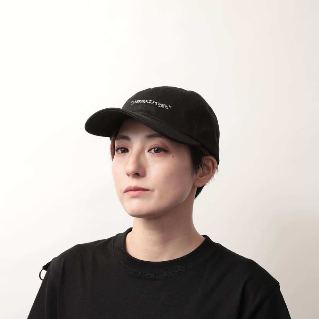 のインスタグラム：「TEARS OF SWAN-FONT LOGO EMBROIDERY COTTON CAP、NYLON CAP、JET CAP、心斎橋PARCO店頭、webshopにてオーダー受付中ですので宜しくお願い致します😊🏬💻  (COTTON CAP) https://tears-of-swan.shop-pro.jp/?pid=174609530 (今週末発送)  (NYLON CAP) https://tears-of-swan.shop-pro.jp/?pid=174609605 (6月下旬発送開始)  (JET CAP) https://tears-of-swan.shop-pro.jp/?pid=174609630 (6月下旬発送開始)  @tears_of_swan  #tearsofswan  #cap #cottoncap #nyloncap #jetcap #キャップ」