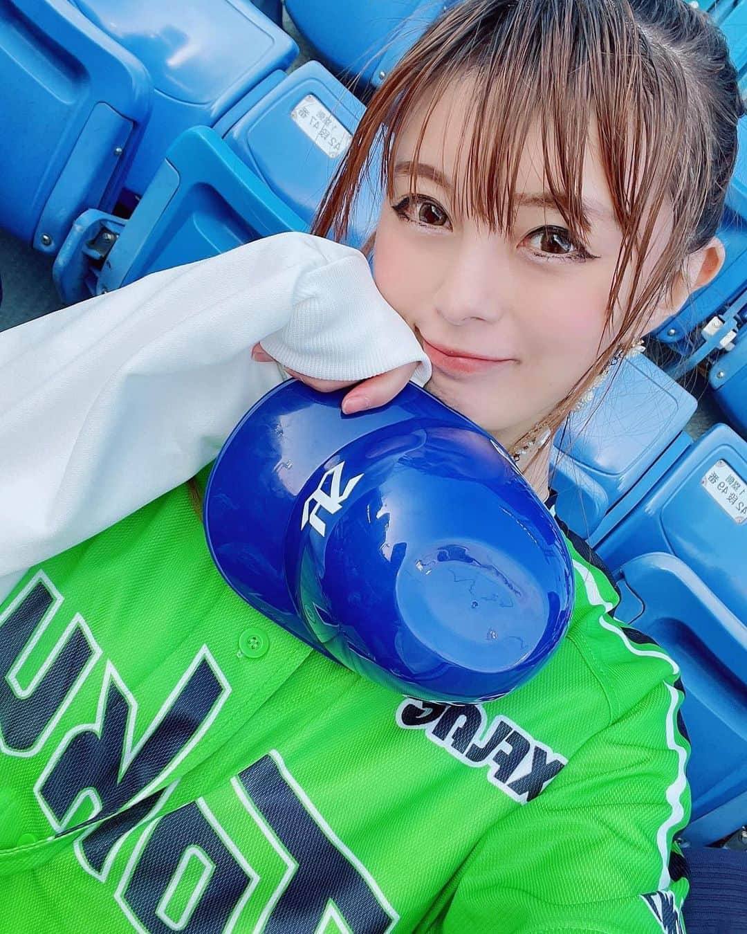 satomiさんのインスタグラム写真 - (satomiInstagram)「👀⚾️ ・ 気合い入れました🤍笑 ・ 永野芽郁ちゃんがイメージモデルのカラコン🤍盛れてますかね？ ・ 次はいつ⚾️いこー。。 交流戦は行くしか ・ ✼••┈┈┈┈┈••✼ 👀→@laforte_official N°112 メロウブラウン ✼••┈┈┈┈┈••✼ ・ #カラコン #カラコンレポ #LaFORTE #ラフォルテ #fのカラコン #レンズワン #No.112 #メロウブラウン #永野芽郁　ちゃん #イメージモデル  #ヤクルトスワローズ #楽天イーグルス #ソフトバンクホークス #千葉ロッテマリーンズ #インスタ野球女子 #野球観戦 #山田哲人 #村上宗隆  #長岡秀樹」5月19日 13時12分 - saatoomii47