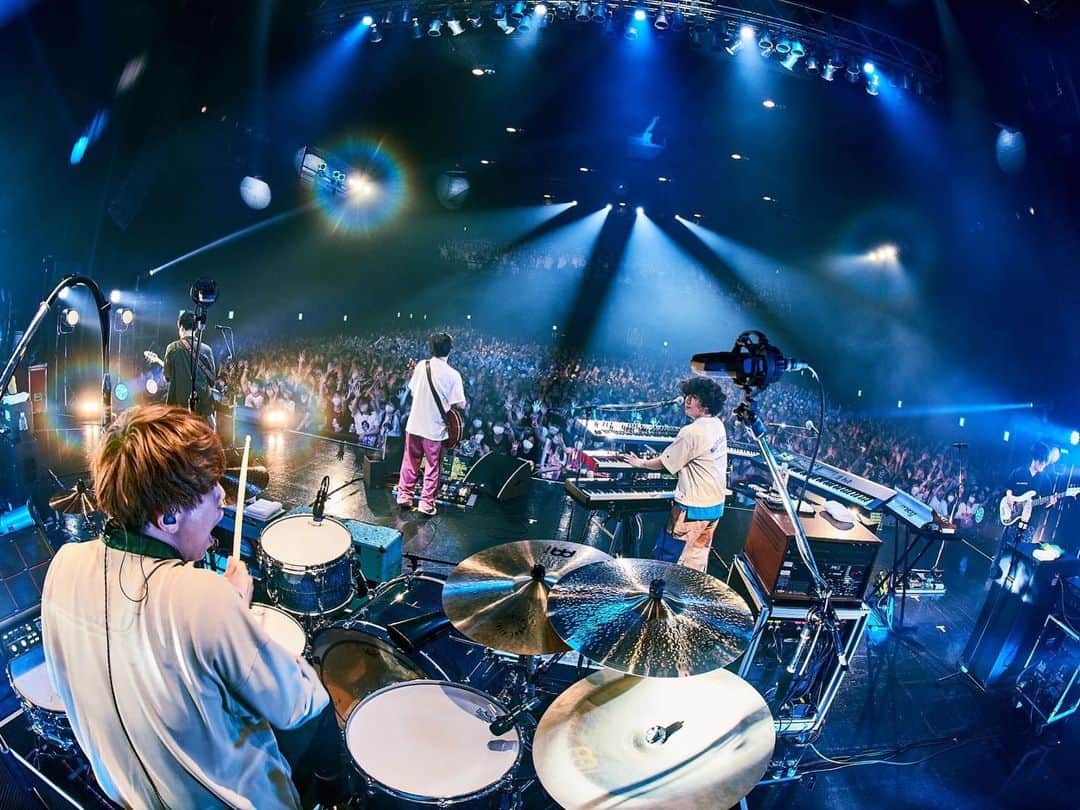 田辺由明さんのインスタグラム写真 - (田辺由明Instagram)「【マカロックツアーvol.15】東京day1ありがとうございました！！  東京、熱狂しすぎっ！！😂 皆様のおかげで本当に楽しい夜になりました！！ ありがとう。  ワンマンシリーズはこれにて終了！！ 本日の大千秋楽もよろしくお願いします🤘  photo by 酒井ダイスケ @imdaisukesakai   #マカロックツアー #マカロニえんぴつ」5月19日 13時39分 - toriashi_vyt