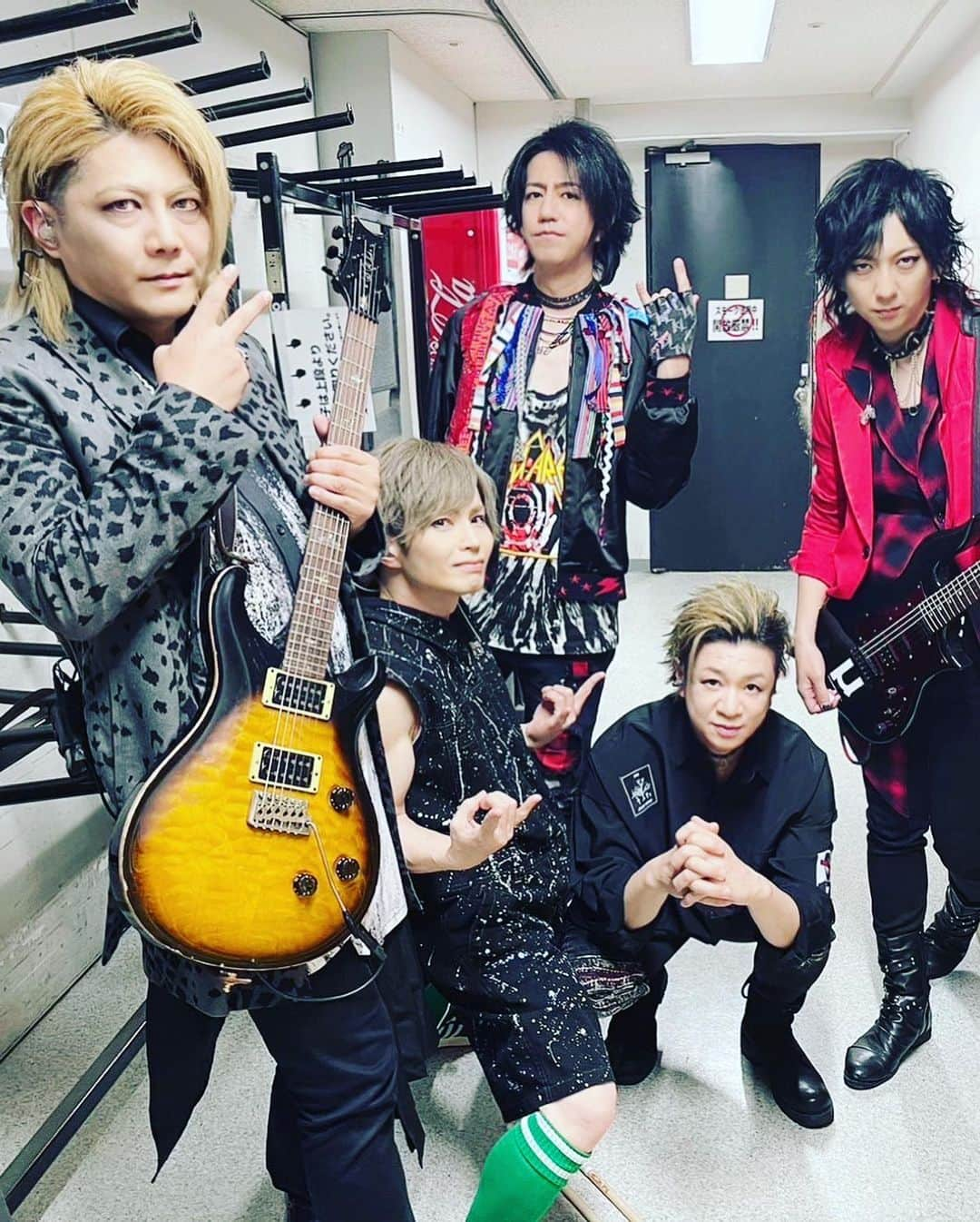 NATCHINのインスタグラム：「FANTASTIC◇CIRCUS 【tour THE END OF 30th BOYS 2023】  2023.4.22 OSAKA BIG CAT #fantasticcircus」