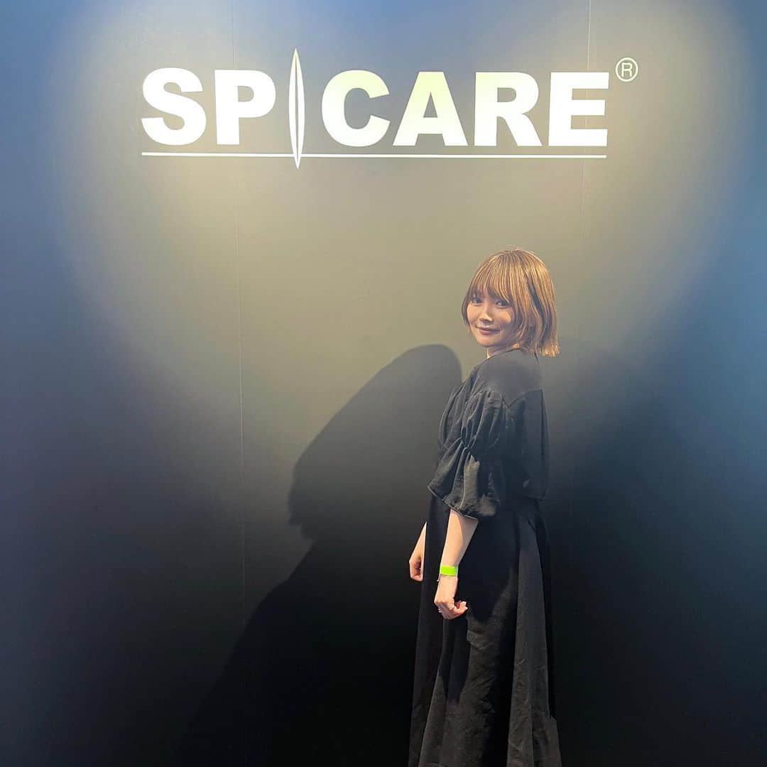 あや猫さんのインスタグラム写真 - (あや猫Instagram)「V3ファンデーションのPOPUPに行ってきました🪇⁣ ⁣ 試したことがなかったけど、ずっと気になっていたV3。⁣ ⁣ タッチアップして頂いた時に、不思議と肌が引き上がってすっきり見えるしツヤッツヤな肌に仕上がってとてもよかった…！⁣ ⁣ ファンデーションの色は、なんと一色。⁣ ⁣ なのに、肌に馴染むのが本当にびっくりでした👀⁣ ⁣ こちらのポップアップは、表参道で21日（日）まで行けるので皆さんもぜひ立ち寄ってみてくださいー✨⁣ ⁣ ┈┈┈┈┈┈┈┈┈┈┈┈┈┈┈┈┈┈┈┈⁣ #SPICARE #V3ファンデーション #SPICAREギャラリー #soaddictedギャラリー #PR」5月19日 14時11分 - ayanekotan