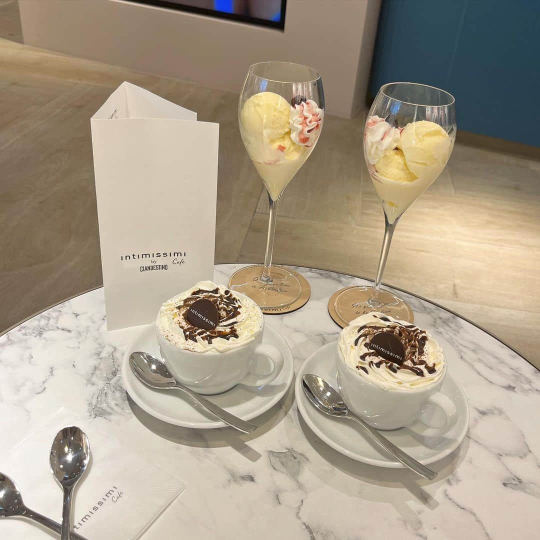 のインスタグラム：「intimissimicafe ☕️🍨」