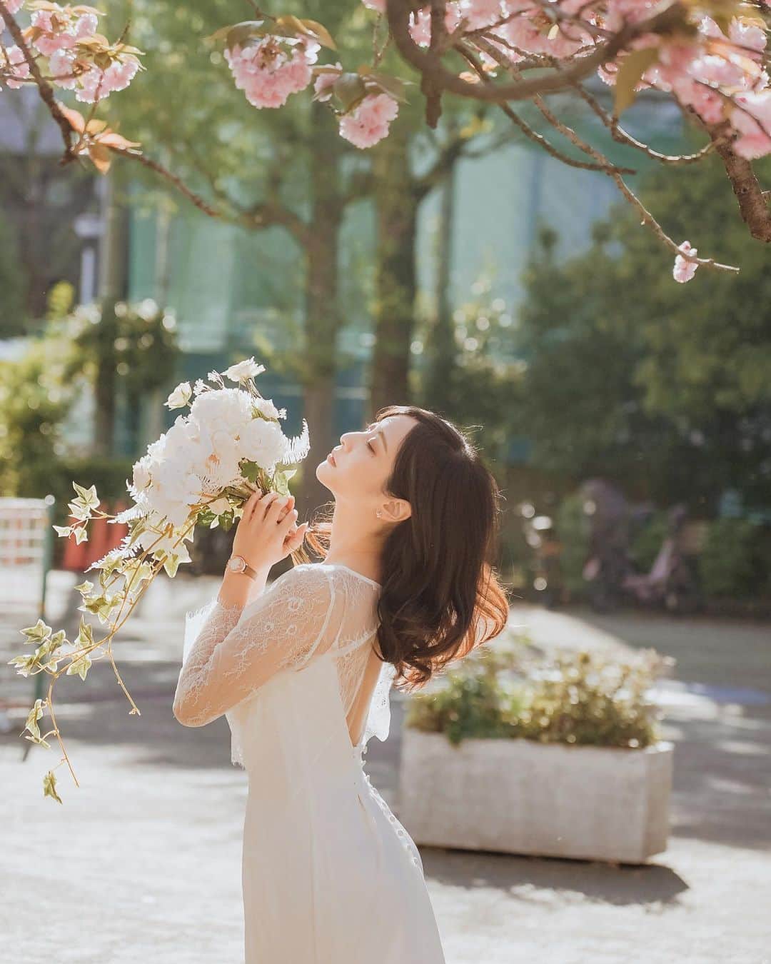 王子妃のインスタグラム：「嫁不出去只好自己拍輕婚紗紀念照👰  一樣是 @fujihanami_kimono 團隊」