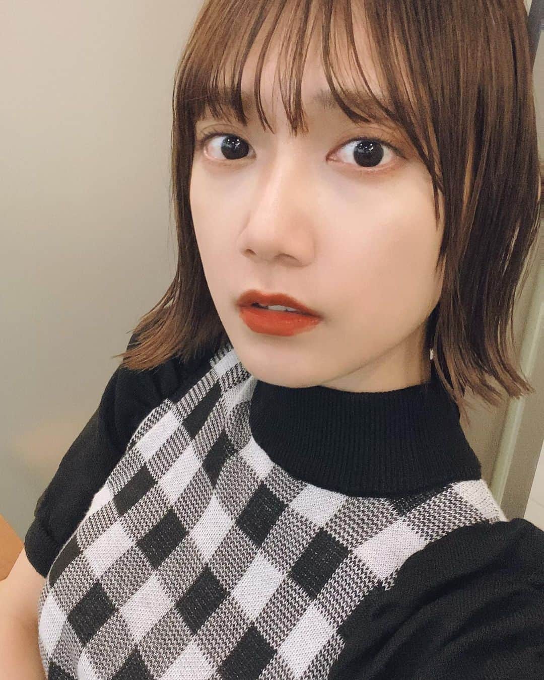 石原由希さんのインスタグラム写真 - (石原由希Instagram)「雨に濡れて髪の毛がぺちゃんこになってしまいました😎  もう梅雨の季節ですね☔️☔️☔️」5月19日 14時15分 - yukichan818181