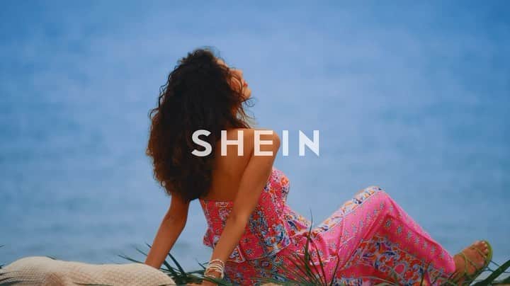 SHEINのインスタグラム：「Hot summer styles, beachwear & beyond: Consider your bags officially packed! 👙👒🕶  🔗:https://shein.shop/ffergyd  #SHEINbeachvacay」