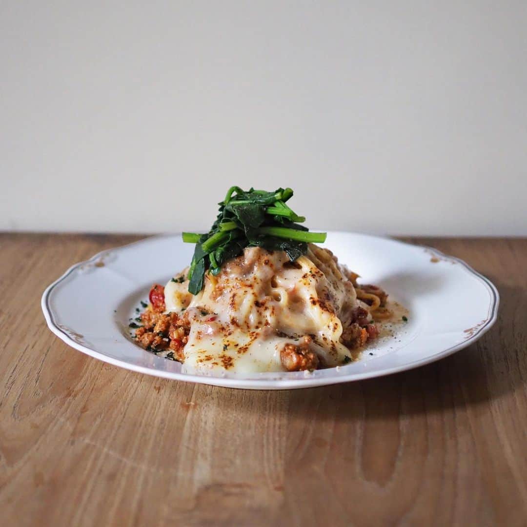 パスタ食堂 アントロワのインスタグラム：「． 〜営業日のお知らせ〜 5/29日は誠に勝手ながら ランチのみの営業とさせて頂きます💦 ． ． それ以外は通常通り営業しております！ ご来店お待ちしております🍝 ． ． ． ． 〜営業日のお知らせ〜 5/29日は誠に勝手ながら ランチのみの営業とさせて頂きます💦 ． ． それ以外は通常通り営業しております！ ご来店お待ちしております🍝 ． ． ． ． 〜営業日のお知らせ〜 5/29日は誠に勝手ながら ランチのみの営業とさせて頂きます💦 ． ． それ以外は通常通り営業しております！ ご来店お待ちしております🍝 ． ． ．  ⌒⌒⌒⌒⌒⌒⌒⌒⌒⌒⌒⌒⌒⌒⌒⌒⌒ 【姉妹店の生パスタ】 アンソレイユ @ensoleille_okayama . 【美容室】 凪 _hair salon nagi_ @nagi_okayama . 【パンと焼き菓子と珈琲】 グラハムマーケット @market＿okayama ⌒⌒⌒⌒⌒⌒⌒⌒⌒⌒⌒⌒⌒⌒⌒⌒⌒ . パスタ食堂 アントロワ [定休日なし] LUNCH11:00~15:00(14:00os) DINNER17:00~22:00(21:00os) ※15:00~17:00の間はお休みです。 . 岡山市北区表町1−9−67(オランダ通り) ☎︎086−953−4696 ご予約→「アントロワ 」で検索🔍」