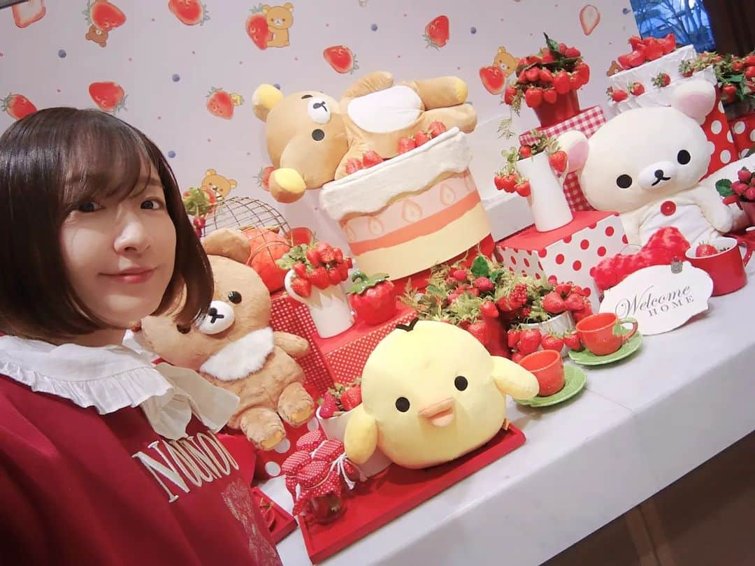 葉山いくみのインスタグラム：「新宿の京王プラザホテルのリラックマブュッフェに行ってきたときの写真🍓 全然写真載せ切れない…！ スイーツだけじゃなくてパスタとかドリアとかしょっぱいものも食べ放題だったよ🍝🥗🧀 可愛くて美味しいなんて素晴らしい🐻  #リラックマ  #リラックマ20周年」