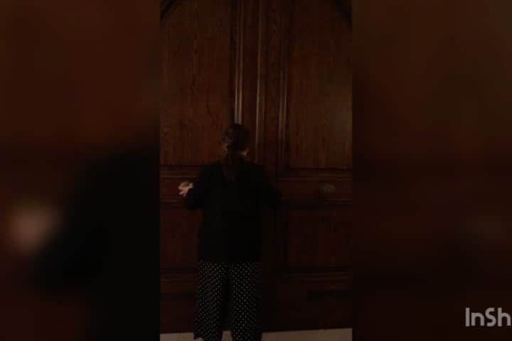 のインスタグラム：「挙式会場💒 第一印象で決めた挙式会場ローズガーデンクライスト教会👰🏻‍♀️ 札幌を一望できる丘の上にある教会で入った時の感動と二つ目の動画の景色に一撃でやられました💘 晴れの日に当たるよう願いを込めてこちらに即決✨ 参列してくれた皆からも大好評でした🥰  #結婚式 #挙式 #wedding #ローズガーデンクライスト教会 #rosegardenchristchurch #結婚式場 #挙式会場」