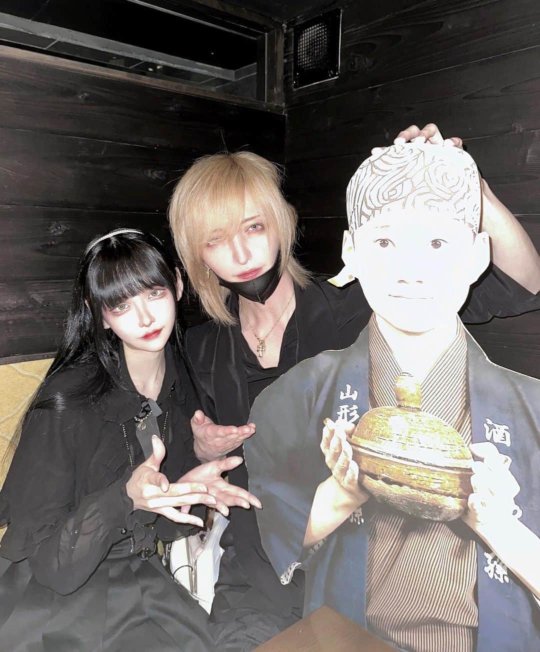MiA のインスタグラム：「ご飯最高に美味しかった... ご飯炊き加減から何から何まで最高でした。 キャビアといくらたっぷり！ @takanehina1234  @oyaizudaisuke  #おこん #東京グルメ #渋谷グルメ #代々木上原グルメ #土鍋ご飯」