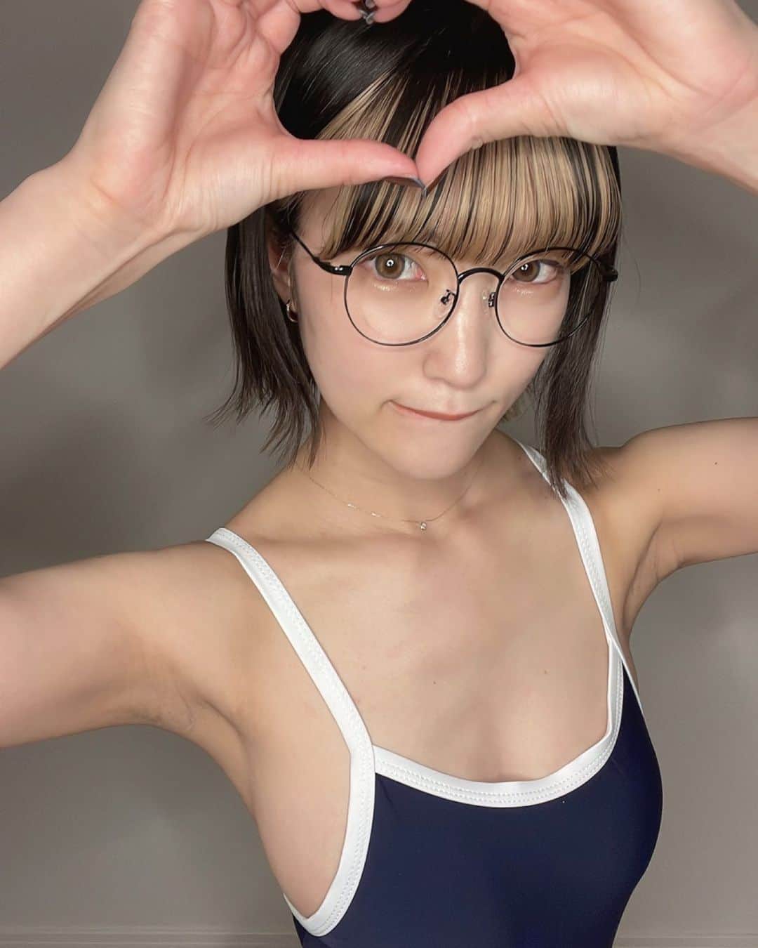 東条蒼のインスタグラム：「スク水を着てみたが、とても似合わなかった笑笑  ロリ専用だね、スク水は。  #蒼ファミリー #撮影会 #メガネ女子 #あおたん #蒼 #ちびでび #ポトレ #ポートレート #撮影モデル #コスプレ #followｍe #following #japan #girl #photooftheday #tagsforlikes #instalike  #台湾 #香港 #粉我 #拍照 #照片 #人像」