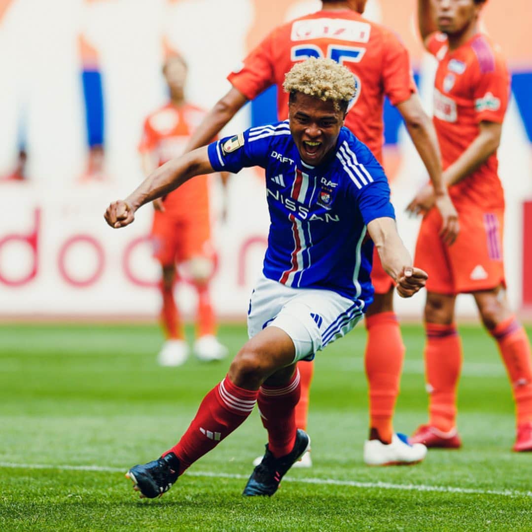 のインスタグラム：「Brilliant from JOEL!👏 #fmarinos #Ｊリーグ #藤田譲瑠チマ」