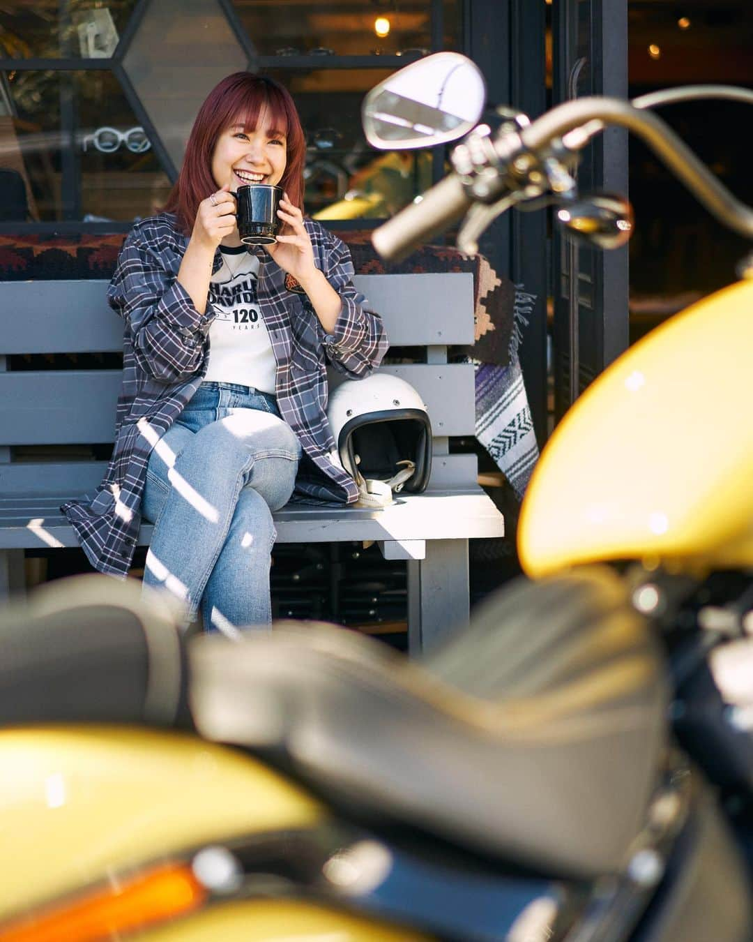 Harley-Davidson Japanさんのインスタグラム写真 - (Harley-Davidson JapanInstagram)「Harley-Davidson Lifestyle 武骨なモーターサイクルをさらっとデイリーに。気取らないカジュアルスタイルが女性たちをもっと素敵に。  https://www.harley-davidson-japan.jp/top/CSfTop.jsp  #ハーレーダビッドソン #HarleyDavidson #UnitedWeRide #ハーレーアパレル #ハーレーライフ #ハーレーのある生活 #ファッション #HarleyDavidsonLifestyle」5月19日 17時07分 - harleydavidsonjapan