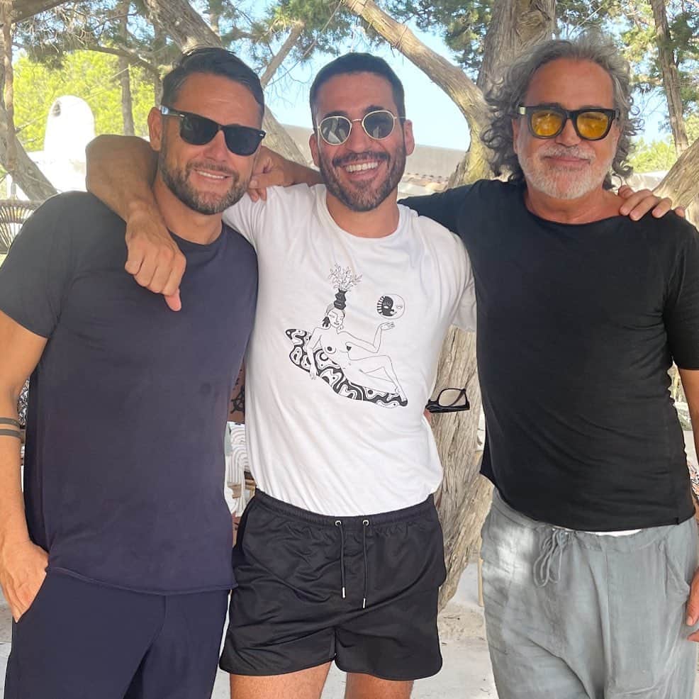 ミゲル・エンジェル・シルベストレのインスタグラム：「#victoragudo @oskrformentera @casajondal」