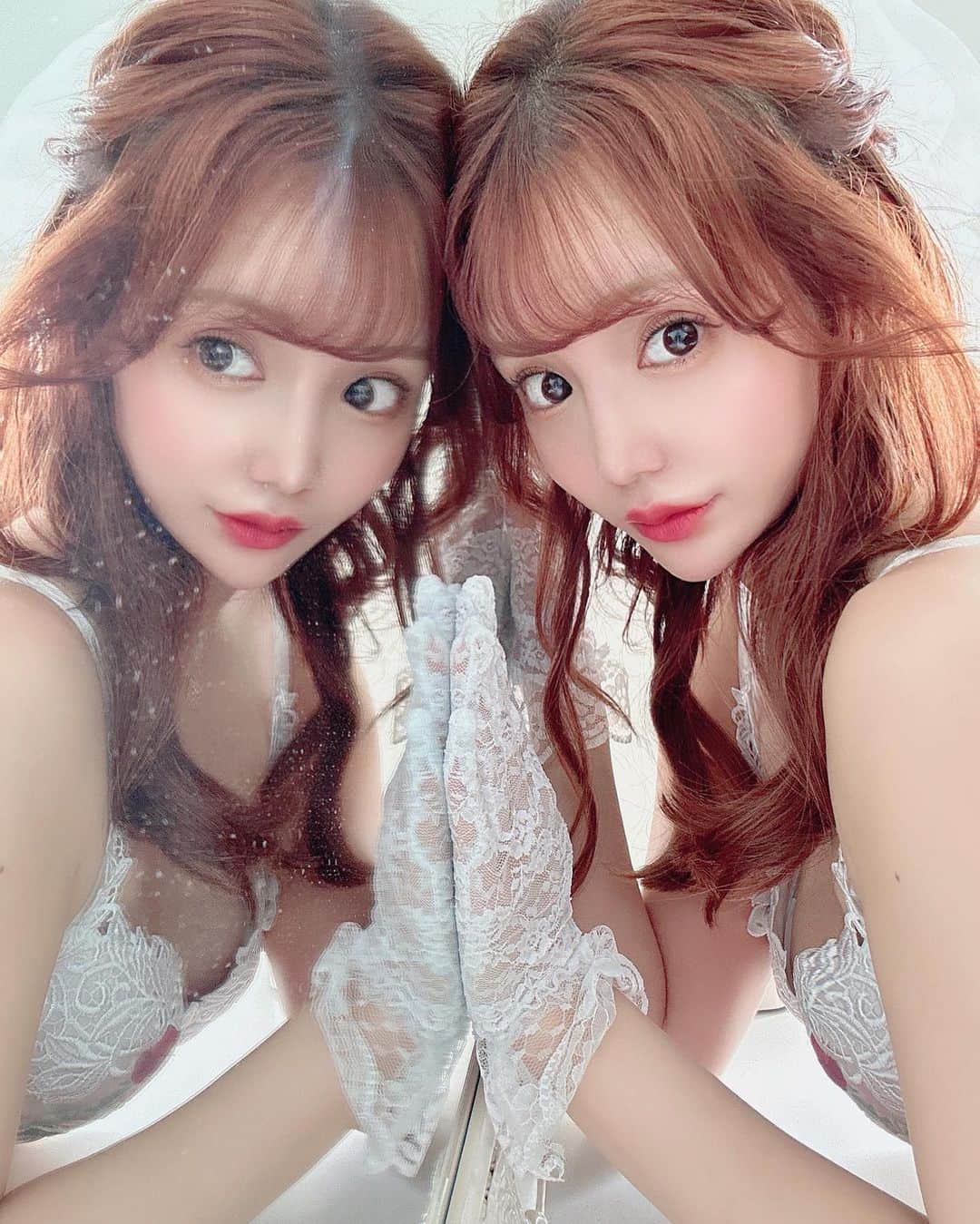 のインスタグラム：「🪞  @shiba_0401   #撮影 #下着  #下着撮影 #ランジェリー #下着女子 #サルート #名古屋 #錦 #錦3 #salondegold  #サロンドゴールド  #キャバクラ #いいね #instalike #맞팔　#좋아요」