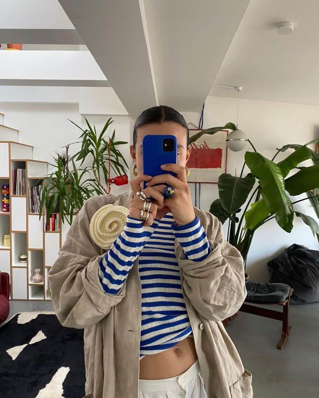 マッツノーガードのインスタグラム：「We love to see you wearing our products 🤍 What is your favorite look?  #madsnørgaard」