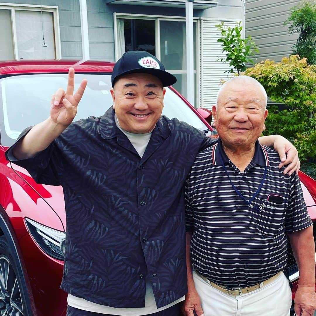 山本圭壱さんのインスタグラム写真 - (山本圭壱Instagram)「正義さんとオレ 車買ったんだってよ」5月19日 17時41分 - yamamogt