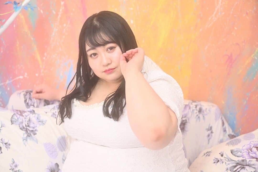 えみっくすのインスタグラム：「この度お世話になっていたBRUTUSを退所いたしました。 たくさんの素敵な経験をさせていただき、感謝しております。 この経験を糧に、より一層精進してまいります。  今後のお仕事につきましてはDMもしくはemix.yt0822@gmail.comまでお送りくださいますよう、よろしくお願いいたします。」