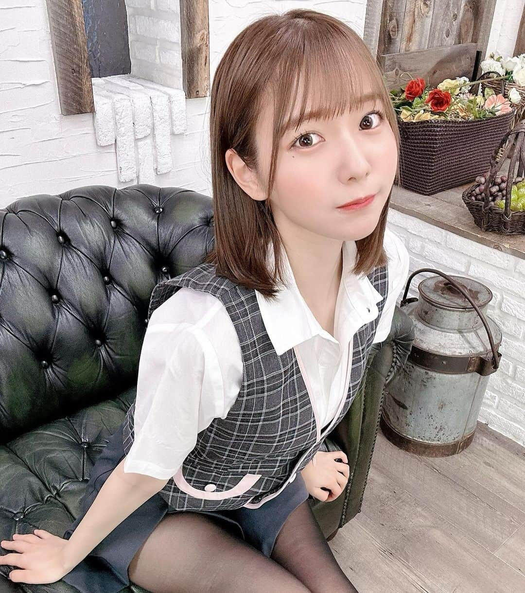 奥ゆいさんのインスタグラム写真 - (奥ゆいInstagram)「1週間お疲れ様😌  #2i2 #アイドル #スーツ #OL #コスプレ」5月19日 17時46分 - yui_oku