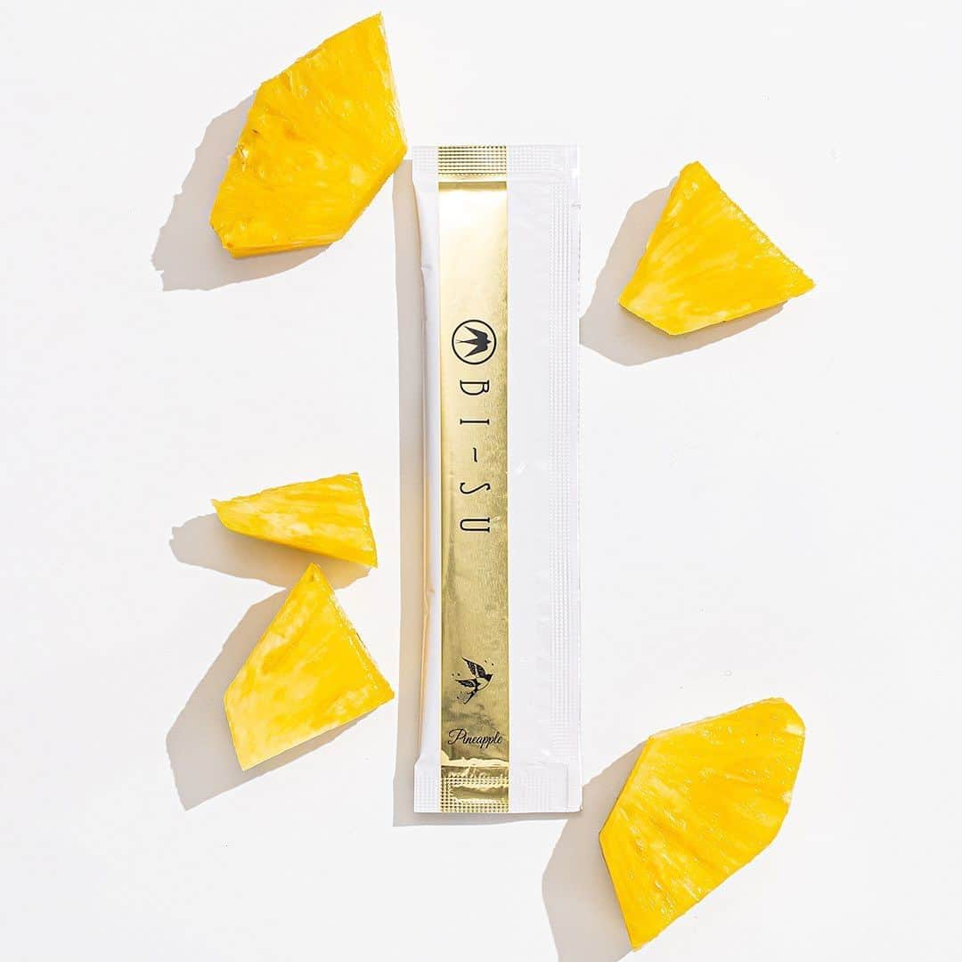 美巢（BI-SU） のインスタグラム：「Support your body's internal protective power and strive for beauty and health with "BI-SU Extract Gel Stick". The perfect balance of sweet and sour pineapple flavor is loved by a wide range of people, regardless of age or gender, and is the most popular product of BI-SU.  The ingredients include concentrated swallow's nest extract, as well as carefully selected beauty ingredients such as white fungus and collagen, and a balanced amount of vitamin C equivalent to four lemons. It provides strong internal support for daily beauty.  Let beauty overflow from within and lead to a radiant and glossy daily life with the blessings of nature.  ━...━...━...━...━...━ ○ BI-SU Extract Gel Stick (Pineapple) ━...━...━...━...━...━  #BISU #美巢bisu #birdnest #swiftetnest #superfood #moisturizing #bisujelly #supplement #beauty #health #skincare #agingcare #美巢BISU #sustainability #gift #japan #sdgs」