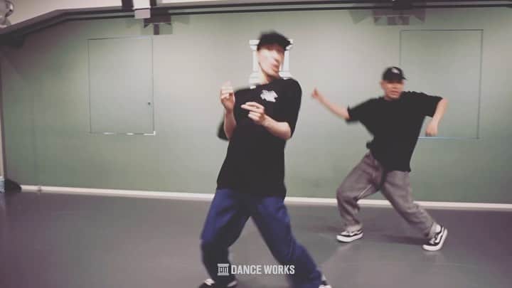 Oguriのインスタグラム：「よくみるとキャップはNYとLA😎」