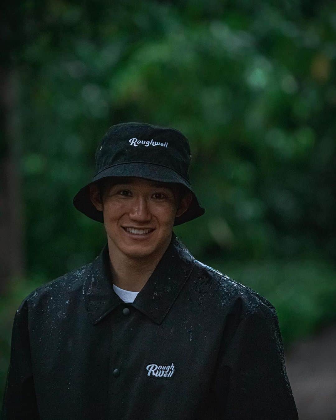 荒井陸のインスタグラム：「After rain comes fair weather. I like walking on the rain because the rain sound makes me relaxing my mind.  My best friend took a this photo in Greece. 📸 @pixe1shot」