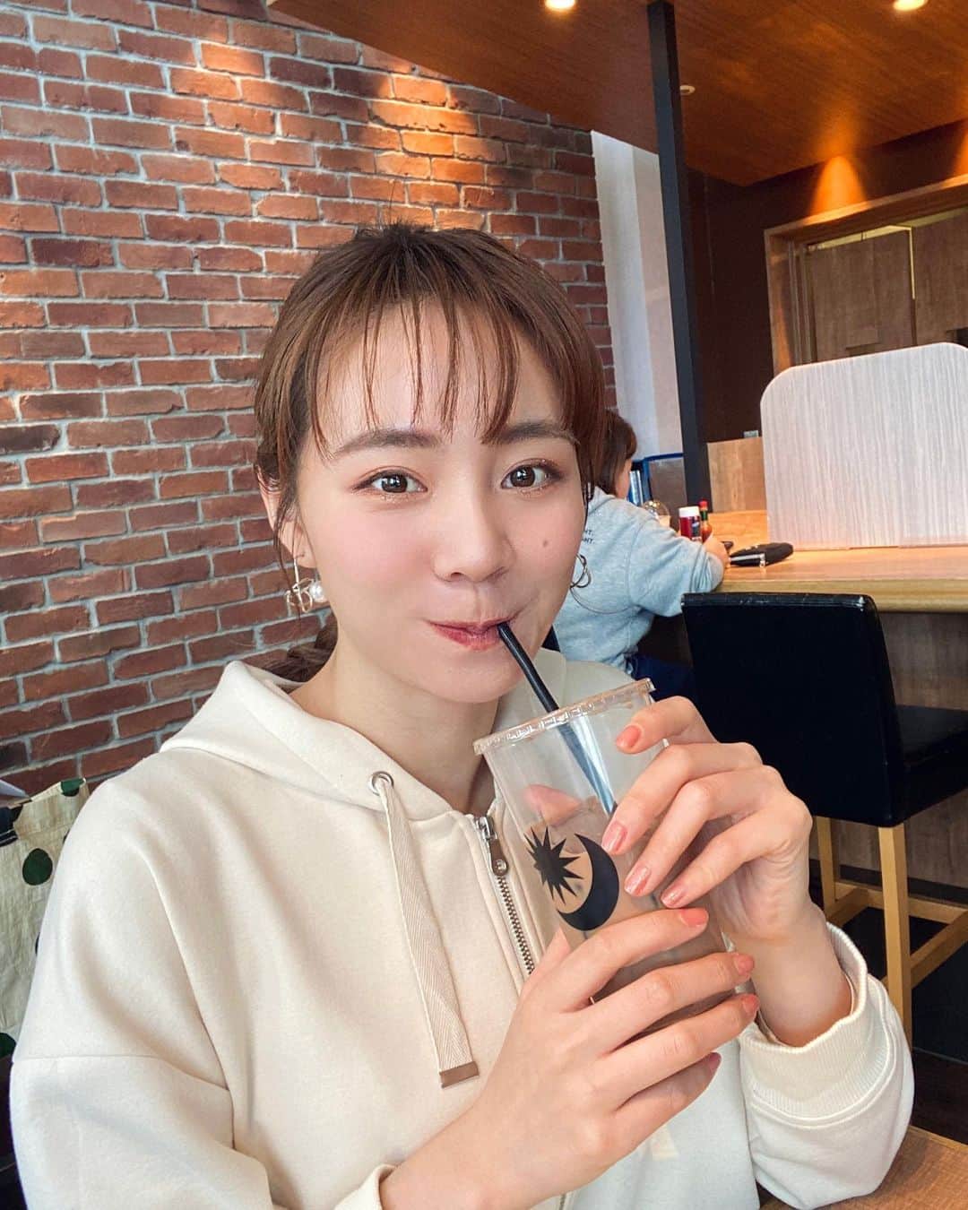 利水翔のインスタグラム：「. 今週もありがとうございました☺️ 収録前私服OFFショットをペタリ😗💕 ⁡ ⁡ ⁡ 来週のTBS ラヴィット内 LION生コマーシャルは 22.25.26日🤗 ⁡ 是非探してみて下さいね✨ 📺８時30分〜９時30分頃🦁 ⁡ ⁡ ⁡ ⁡ ⁡ #ootd #happy #enjoy #TV #ライオン #ラヴィット #TBS #cm #ナレーション #コマーシャル #モデル #利水つばさ #ゴルフ #釣り #ファインダー越しの私の世界」