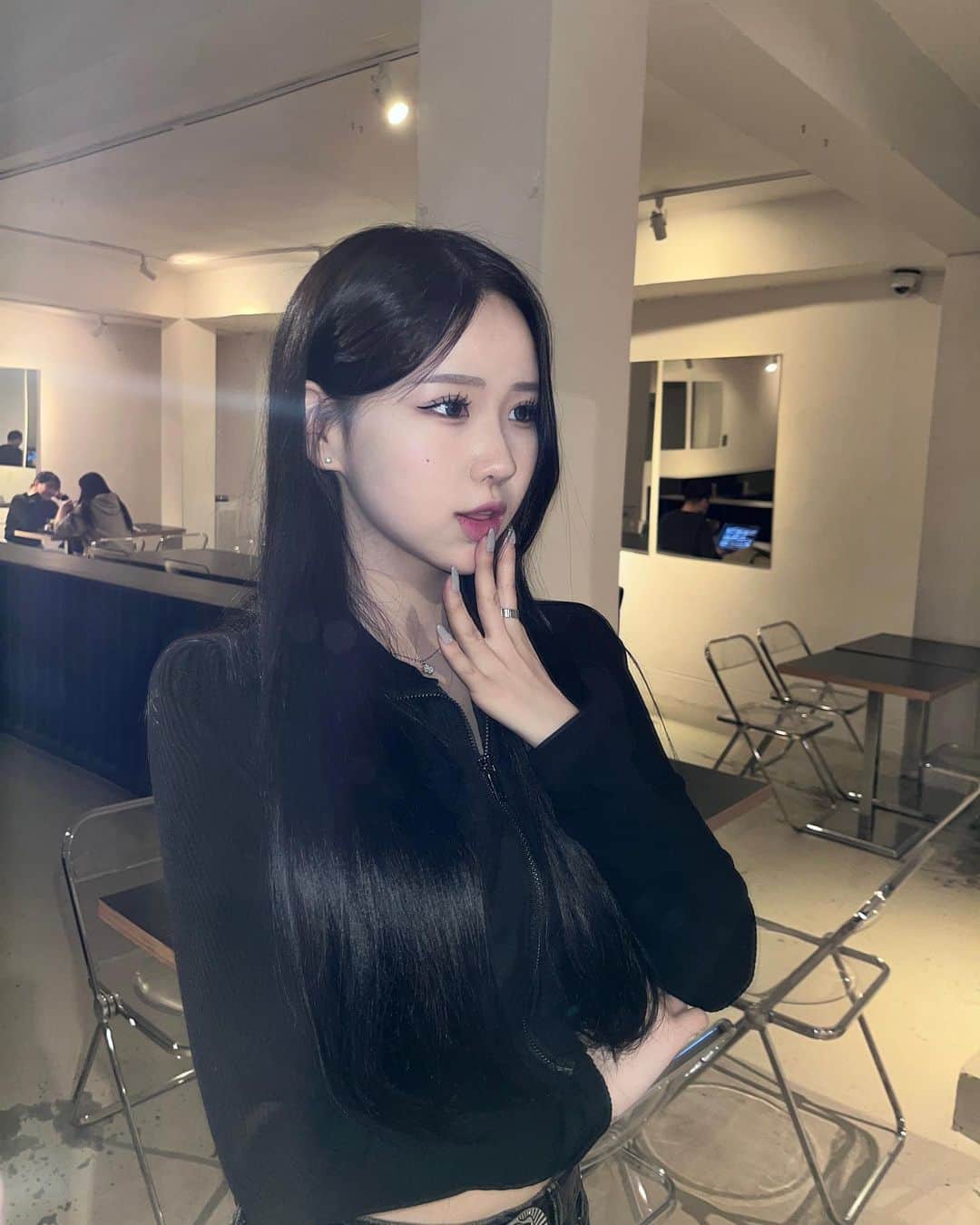 のインスタグラム：「‪‪ ‪‪❤︎‬⸝⋆⸝⋆ - lens: mood night gray @poplens_official  - - #05년생 #fyp #poplens」