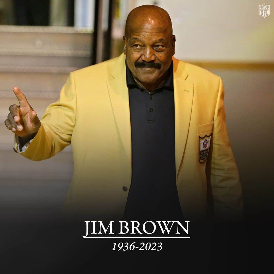 NFLさんのインスタグラム写真 - (NFLInstagram)「We are heartbroken by the passing of the legendary Jim Brown.  One of the greatest players in NFL history, a true pioneer and activist. Jim Brown’s legacy will live on forever. 🕊️」5月20日 4時49分 - nfl
