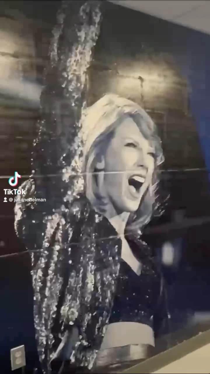 ジュリアン・エデルマンのインスタグラム：「Game day, time to lock in @taylorswift」