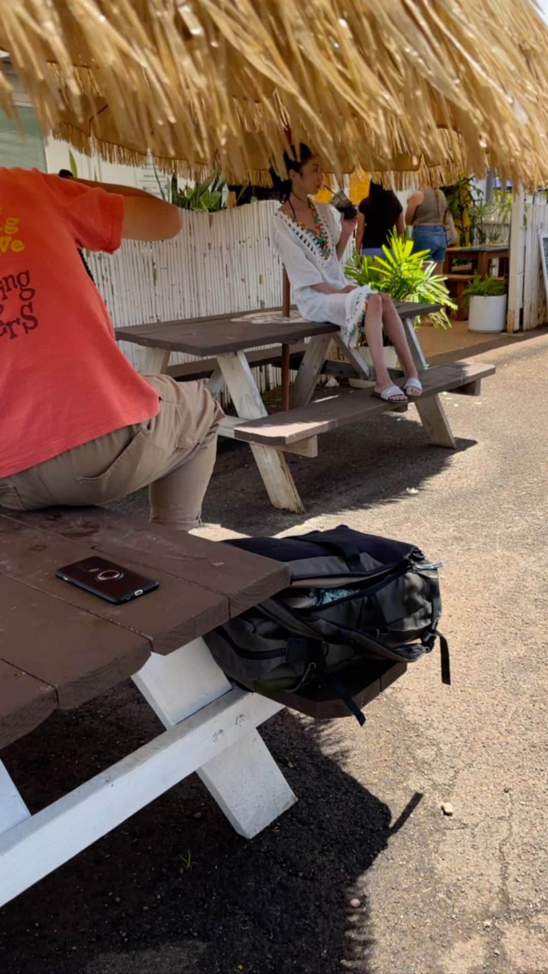 のインスタグラム：「Hawaii🌺③2days撮影OFFショット！ 二日目は撮影へ！3年前にお世話になったカメラマン内田さんにオファーし作品を撮ってきました！どんな撮影になるかはお楽しみ🌺 いい写真たくさん撮影でき大満足でハッピー😀 @ami_nakagawa_  #ポートレート撮影 #写真集 #ハワイ #中川愛海 #ハワイポートレート #ハワイポートレイト撮影 #hawaii #hawaiilife」