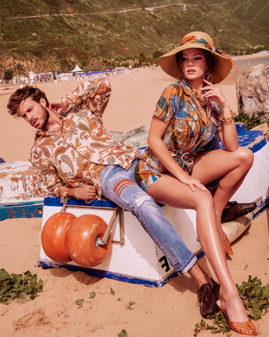 ゲスのインスタグラム：「Coastal escape in the Eco Island Paisley Linen Shirt and Eco Cindy Linen Romper 🧡 #GUESSEco  ♻️ Shirt made from a natural, water-saving fiber. Romper contains eco-responsible wood-based fiber」