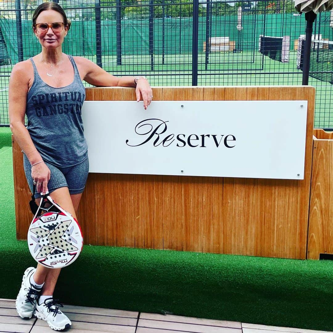 ガブリエル・アンウォーのインスタグラム：「#padel with @paisleyverea at wonderful @reservepadel Thank you @dannyjstein @shareefmalnik」