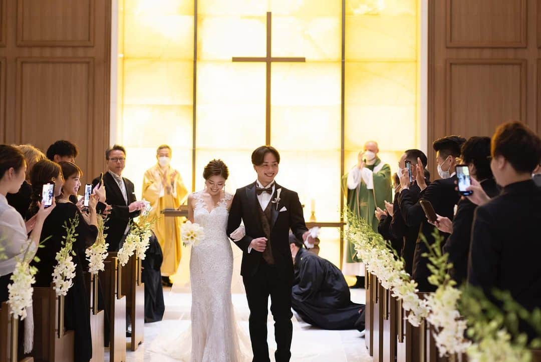 岡田沙知のインスタグラム：「. やっとやっとデータが上がってきた💛 もう2ヶ月近く経つのか〜 早いなあ😮‍💨もう一回挙げたい🫶🏻笑 . #結婚式#wedding」
