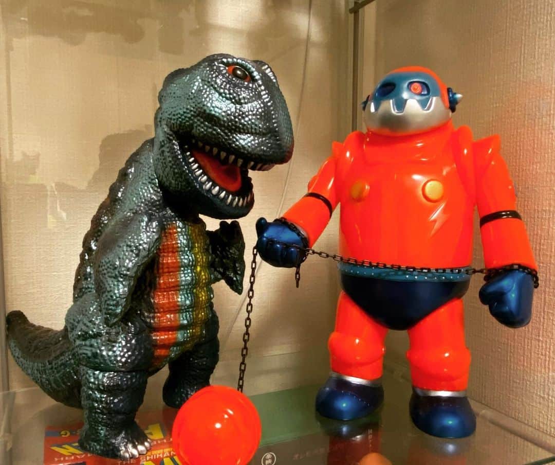 進祐哉のインスタグラム：「🤖🦖🔥  #jyankenmark」