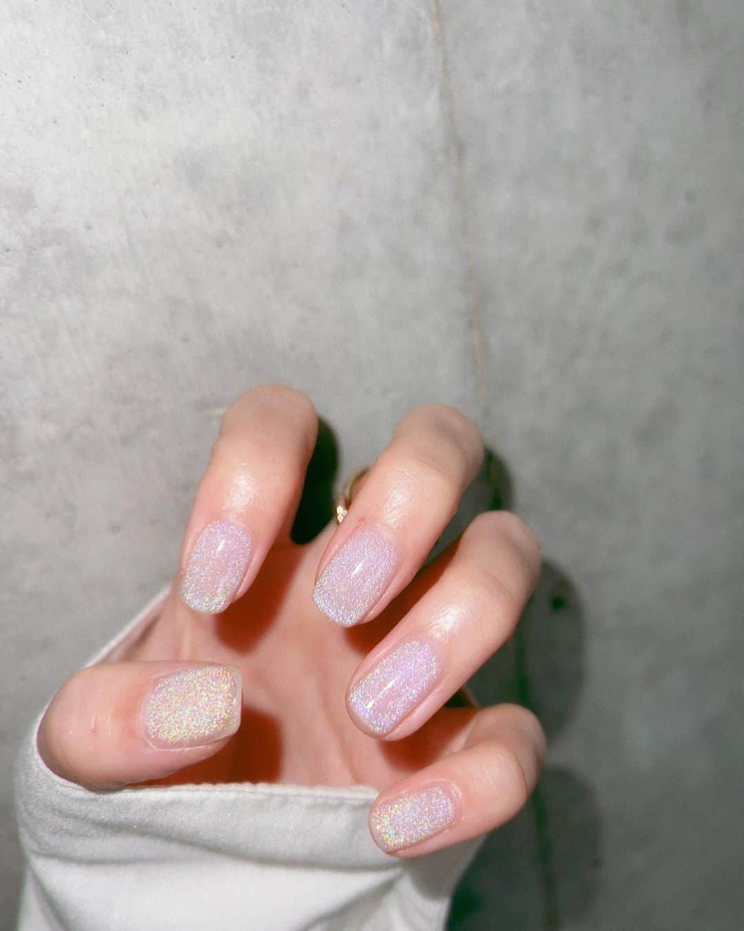 鹿沼憂妃のインスタグラム：「にゅーねいる♡ このキラキラかんわいいぃいいい！  同時に水素トリートメントもしてもらって 髪の毛もネイルも生き返った🫧  @regen_lab_  @5matsumoto くん @noriho_nail ちゃんいつもありがと🥰🩷」