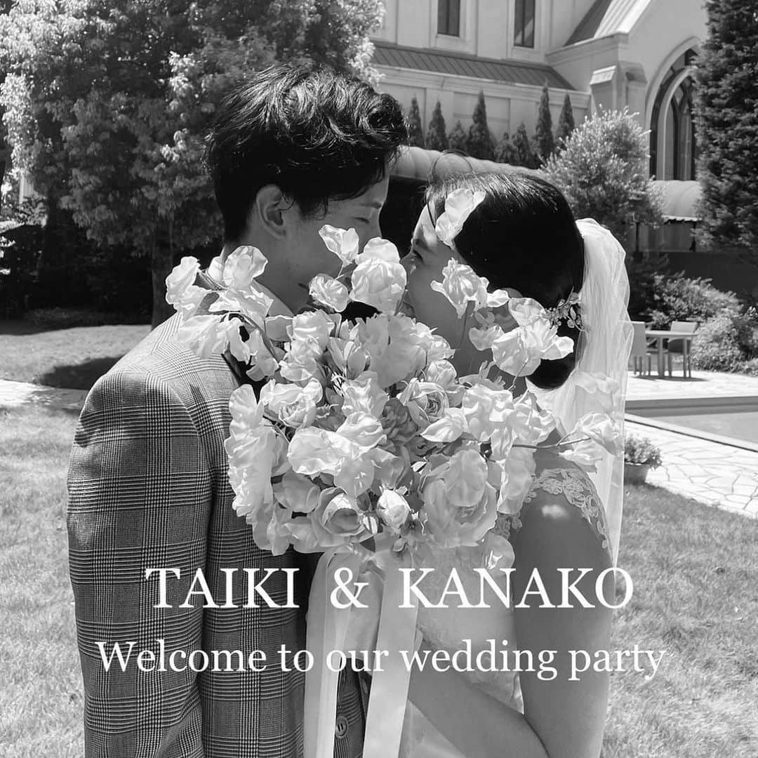 Choole 業界初、オンライン結婚式準備サービスさんのインスタグラム写真 - (Choole 業界初、オンライン結婚式準備サービスInstagram)「【#卒花特集】 こんばんは！トキハナ編集部です✨ - - - - 今回はおしゃれ花嫁さま( @kanako228m )の結婚式トータルコーディネートを大公開🩵 - - - - Photo by @kanako228m  - - - - ——————————————————  ⚜️トキハナInstagramとは？ ・結婚式準備に役立つ情報を毎日投稿♡ ・まだ結婚式場が決まっていない花嫁さまへ🌸 ドレス試着・パーソナルカラー診断イベント を定期開催中👗🌈 ・お見逃しのないよう @tokihana_weddingからフォローください✨  ⚜️トキハナって？ LINEで式場探し使いやすさNo.1✨ 『結婚式場見学予約サイト👰🏻‍♀️』  🕊トキハナの特徴🕊 ・持ち込みOKの式場掲載数No.1(自社調べ)👑 ・即決不要で、最大割引が貰える💰 ・自分たちの費用が見学前にわかるから安心💛 ・LINEでいつでも元プランナーに相談できる💡 ・カンタン診断で好みの式場が見つけられる💖 ・ドレス最大50%オフクーポンもget👗 登録はID検索orQRコードから▼ ID:@608xvfyd  ————————————————— #結婚式レポ#卒花嫁#プレ花嫁#結婚式コーディネート#ウエディングドレス#プロフィールブック」5月19日 20時22分 - tokihana_wedding