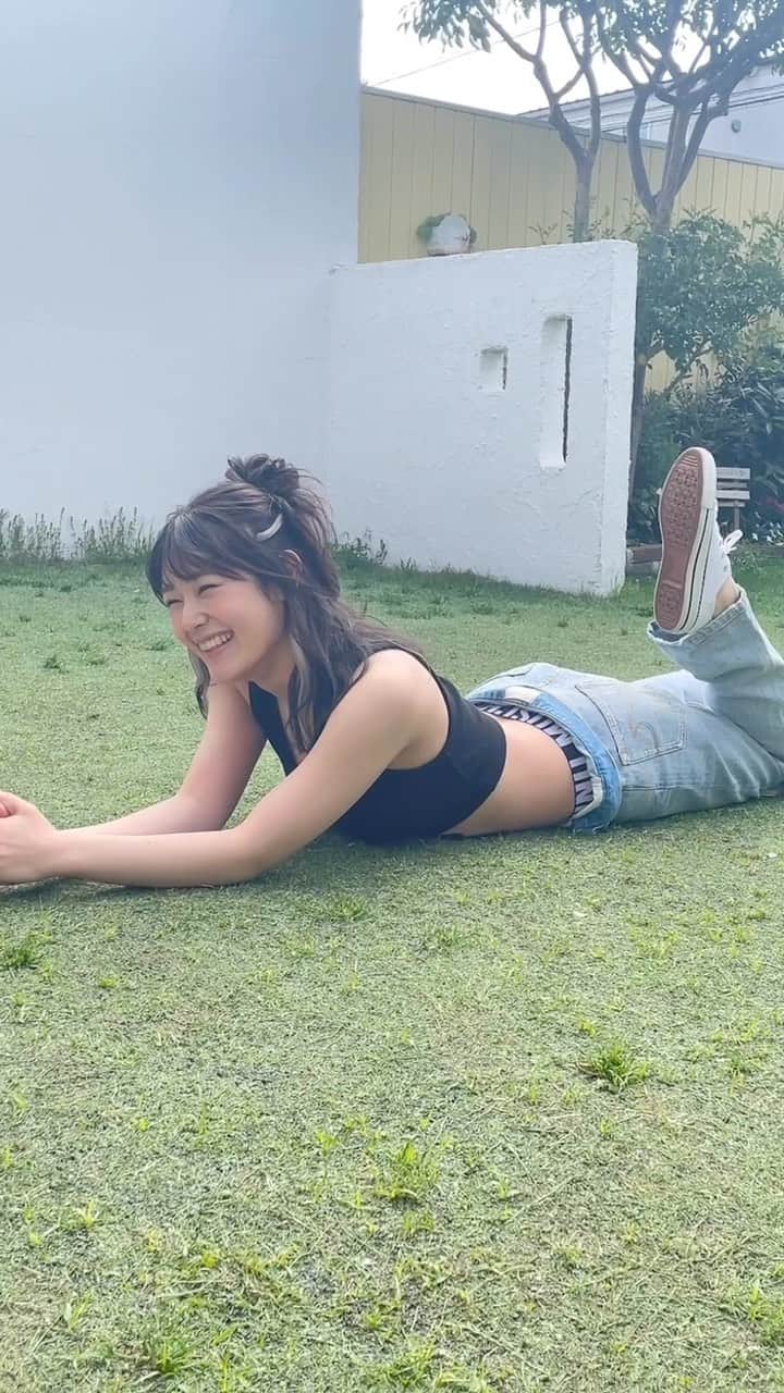 小山星流のインスタグラム：「芝生に上にゴロン  #reels #reelvideo #fyp #follow_me #gal #週刊スピリッツ #スピリッツ #雑誌モデル #モデル志望 #ギャルコーデ #tagforlikes #종아요 #팔로우」