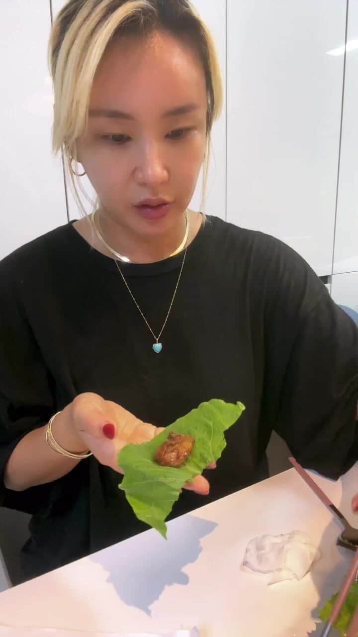 のインスタグラム：「고기먹방👍👍」