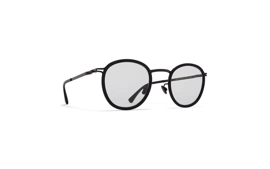 MYKITA SHOP TOKYOさんのインスタグラム写真 - (MYKITA SHOP TOKYOInstagram)「【限定生産モデル"ANTTI Matteblack/balck SoftgreySolid"販売開始】  本日5月19日より販売開始の数量限定モデル、 ”ANTTI Matteblack/black Softgreysolid”をご紹介させていただきます。   こちらは、過去に大変人気がございましたLITE ACETATE RINGS collectionの"ANTTI"の エクスクルーシブカラーモデルです。   ステンレスのシートメタルと、アセテートのリングを組み合わせたこちらのモデルは、パントシェイプで癖がなく男女ともにお使いやすいモデルとなっております。  MYKITAのアセテートはツヤのあるモデルが多い中、今回はツヤを消したマット仕様で作成致しました。 マットなフレームと、オリジナルレンズカラーのSoftgrey soidの組み合わせは、ファッショナブルでクールな印象を与えます。  MYKITA ShopTokyo、ShopOsaka各25本のみの販売となっております。 お近くにお越しの際は是非お立ち寄り下さいませ。  Now on sale: ANTTI Matteblack/balck SoftgreySolid" limited production model  We are pleased to introduce ANTTI Matteblack/balck Softgreysolid" is a limited edition model that will be available from today, May 19 2023.   This is an exclusive color model of "ANTTI" from the LITE ACETATE RINGS collection, which has been very popular in the past.  Combining stainless steel sheet metal and acetate rims, this model has a punt shape and is easy to use for both men and womens. Many of MYKITA's acetate models have a glossy finish, however this time we created a matte version without gloss. The combination of the matte frame and the original lens color, softgrey soid, gives a fashionable and cool impression.  Only 25 pairs are available at each of MYKITA ShopTokyo and ShopOsaka. Please pay a visit when you are in this area.  #mykita #mykitalite  #sunglasses  #sunglassesfashion  #マイキータ  #サングラス」5月19日 20時49分 - mykitashopsjapan