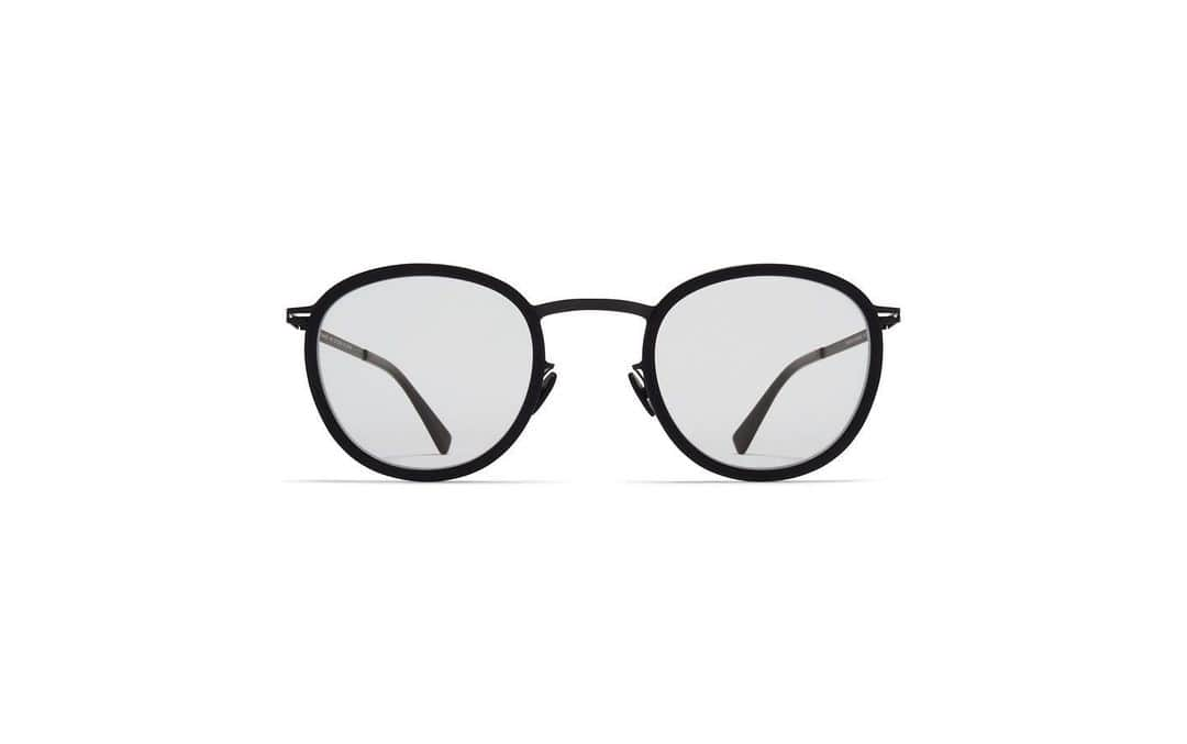 MYKITA SHOP TOKYOさんのインスタグラム写真 - (MYKITA SHOP TOKYOInstagram)「【限定生産モデル"ANTTI Matteblack/balck SoftgreySolid"販売開始】  本日5月19日より販売開始の数量限定モデル、 ”ANTTI Matteblack/black Softgreysolid”をご紹介させていただきます。   こちらは、過去に大変人気がございましたLITE ACETATE RINGS collectionの"ANTTI"の エクスクルーシブカラーモデルです。   ステンレスのシートメタルと、アセテートのリングを組み合わせたこちらのモデルは、パントシェイプで癖がなく男女ともにお使いやすいモデルとなっております。  MYKITAのアセテートはツヤのあるモデルが多い中、今回はツヤを消したマット仕様で作成致しました。 マットなフレームと、オリジナルレンズカラーのSoftgrey soidの組み合わせは、ファッショナブルでクールな印象を与えます。  MYKITA ShopTokyo、ShopOsaka各25本のみの販売となっております。 お近くにお越しの際は是非お立ち寄り下さいませ。  Now on sale: ANTTI Matteblack/balck SoftgreySolid" limited production model  We are pleased to introduce ANTTI Matteblack/balck Softgreysolid" is a limited edition model that will be available from today, May 19 2023.   This is an exclusive color model of "ANTTI" from the LITE ACETATE RINGS collection, which has been very popular in the past.  Combining stainless steel sheet metal and acetate rims, this model has a punt shape and is easy to use for both men and womens. Many of MYKITA's acetate models have a glossy finish, however this time we created a matte version without gloss. The combination of the matte frame and the original lens color, softgrey soid, gives a fashionable and cool impression.  Only 25 pairs are available at each of MYKITA ShopTokyo and ShopOsaka. Please pay a visit when you are in this area.  #mykita #mykitalite  #sunglasses  #sunglassesfashion  #マイキータ  #サングラス」5月19日 20時49分 - mykitashopsjapan