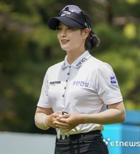 パク・キョルのインスタグラム：「. @verutum_sports 🔱 #두산건설위브골프단」