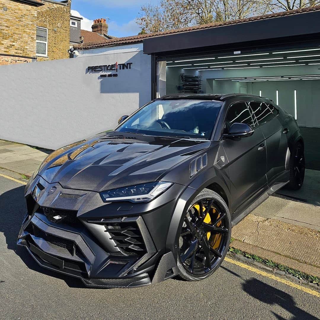 CarsWithoutLimitsのインスタグラム：「Mansory #Lamborghini #Urus by @prestigetint  #carswithoutlimits #mansory」