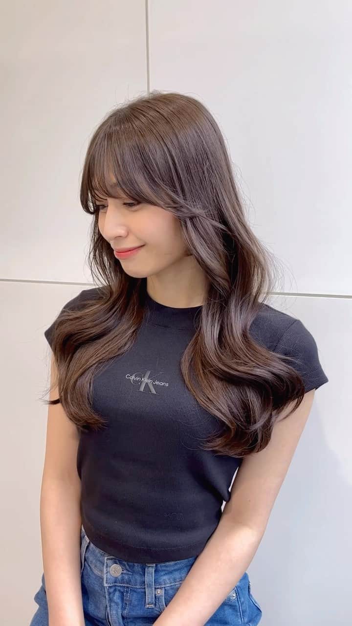 椚ありさのインスタグラム：「久しぶりに明るめカラーに♡ 初めてレイヤーも入れてみた😳🤍  ここまで明るくしたの3年ぶりだなあ🥹」