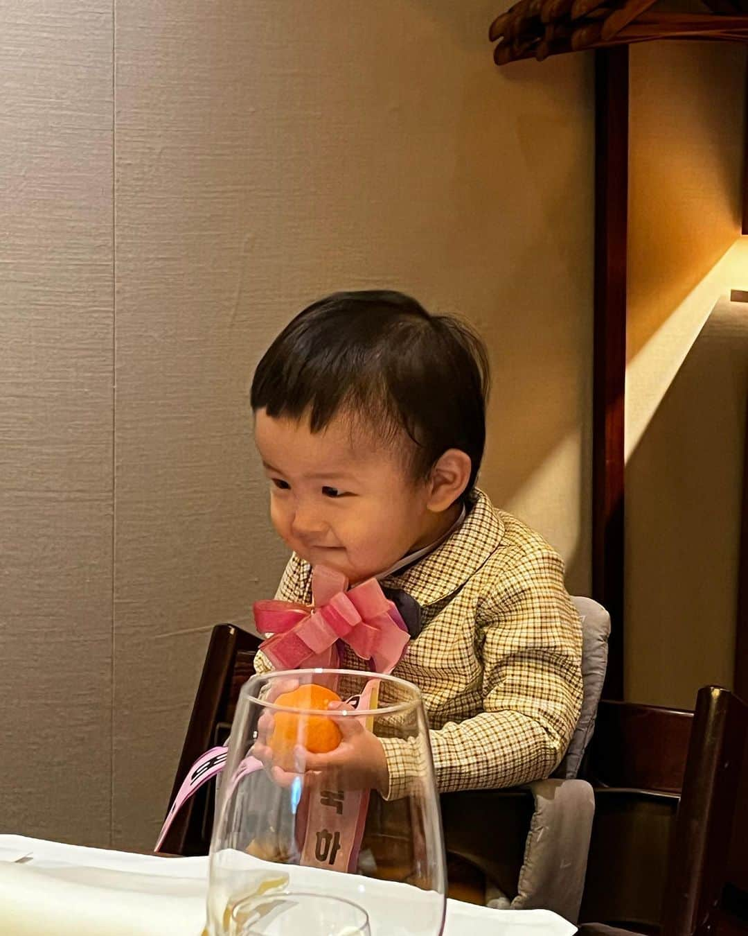 インソクさんのインスタグラム写真 - (インソクInstagram)「장인어른 생신파티👨‍👩‍👧‍👦 Father-in-law's birthday🎂 귀염둥이 조카👶🏻 . . . . . . . . #shillahotel #theparkview #fatherinlaw #birthdayparty #familytime #신라호텔 #더파크뷰 #가족모임 #생일파티」5月19日 21時46分 - soku_sokus