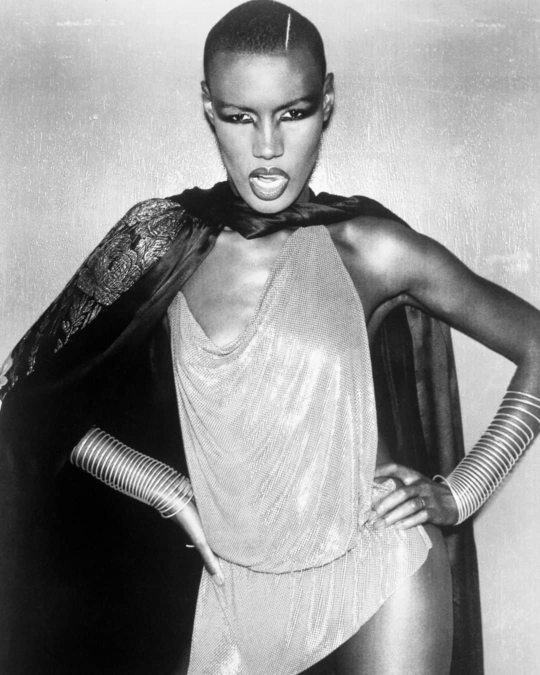 AnOther Magazineのインスタグラム：「Happy birthday to musician, performance artist and muse @gracejonesofficial ✨⁠ ⁠ "I always wanted to be underground," Jones told AnOther last year. "And I still consider myself an underground artist, actually. But you get popular. But what I do is not popular." Revisit the interview at the link in bio 📲⁠ ⁠ 📸 Grace Jones, 1977. Courtesy of Getty」
